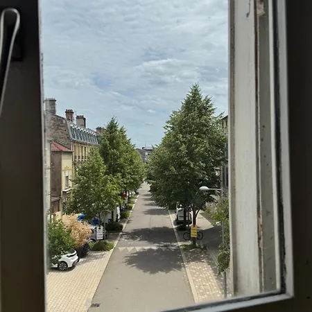 Nid Barisien, Centre-ville Et Gare Daire *